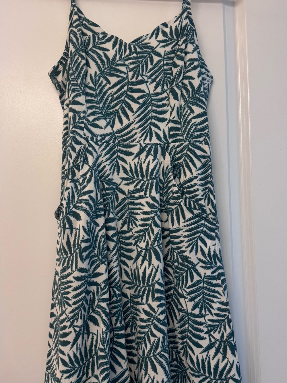 41 Hawthorn White and Dark Green Leaf Print Midi Dress